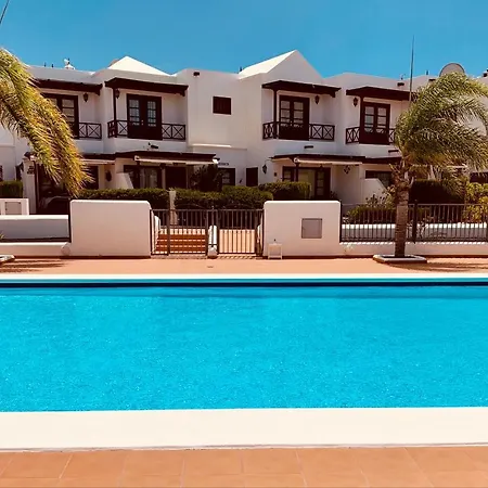 Lovely Casa Felicidad, Swimming Pool, Wifi X Private Garden Holiday home