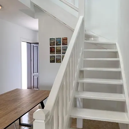 Lovely Casa Felicidad, Swimming Pool, Wifi X Private Garden Holiday home *