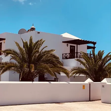 Lovely Casa Felicidad, Swimming Pool, Wifi X Private Garden Playa Blanca (Lanzarote)
