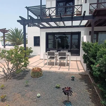 Lovely Casa Felicidad, Swimming Pool, Wifi X Private Garden Сasa de vacaciones