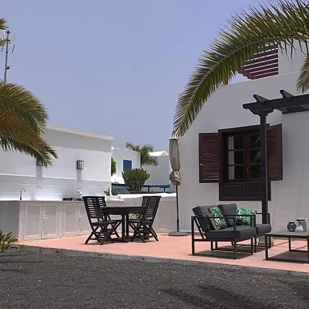 Сasa de vacaciones Lovely Casa Felicidad, Swimming Pool, Wifi X Private Garden Playa Blanca (Lanzarote)