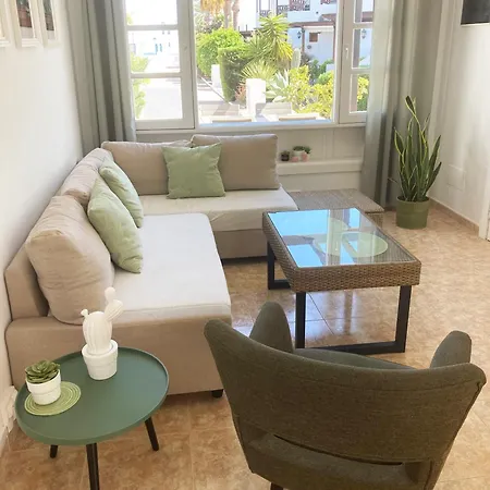 Lovely Casa Felicidad, Swimming Pool, Wifi X Private Garden Сasa de vacaciones *