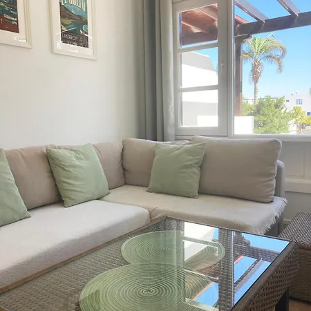 Lovely Casa Felicidad, Swimming Pool, Wifi X Private Garden Сasa de vacaciones