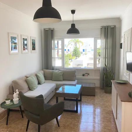 Lovely Casa Felicidad, Swimming Pool, Wifi X Private Garden Сasa de vacaciones *