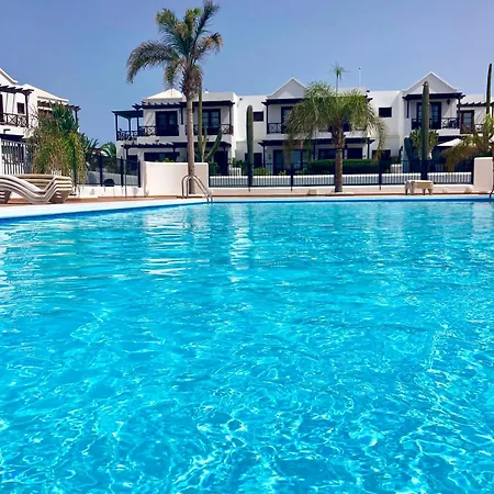 Lovely Casa Felicidad, Swimming Pool, Wifi X Private Garden Holiday home *