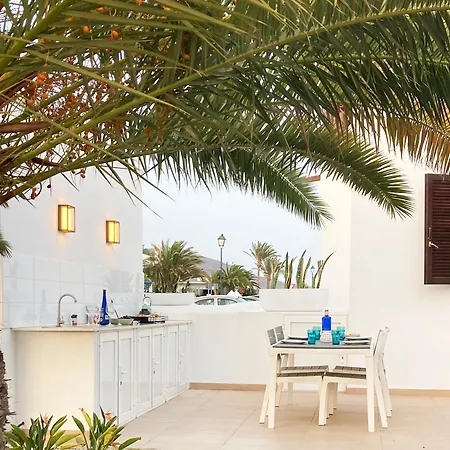 Feriehus Lovely Casa Felicidad, Swimming Pool, Wifi X Private Garden