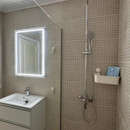 Lovely Casa Felicidad, Swimming Pool, Wifi X Private Garden Сasa de vacaciones