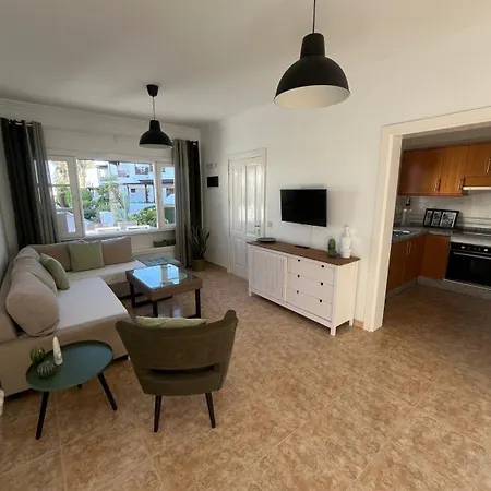 Lovely Casa Felicidad, Swimming Pool, Wifi X Private Garden Feriehus *