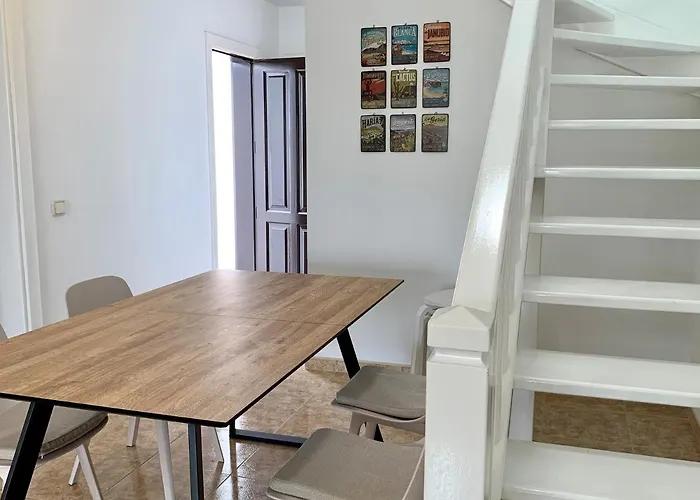 Lovely Casa Felicidad, Swimming Pool, Wifi X Private Garden