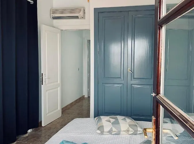 Lovely Casa Felicidad, Swimming Pool, Wifi X Private Garden بيت للعطل *