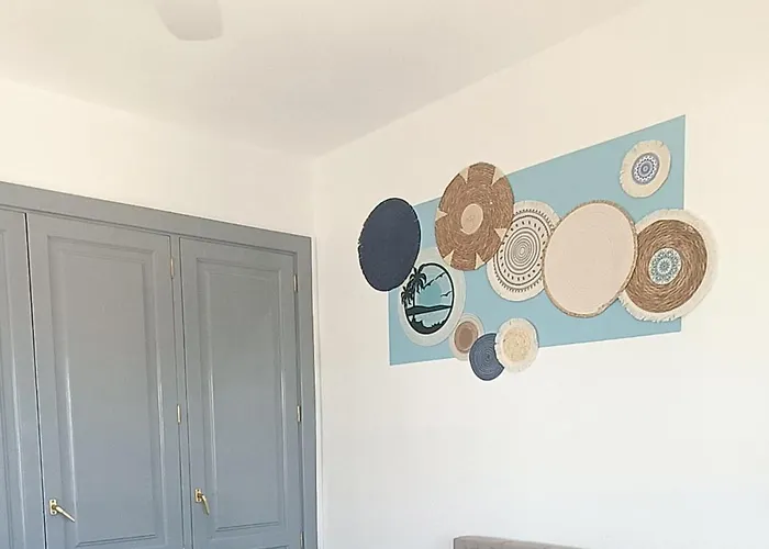 Lovely Casa Felicidad, Swimming Pool, Wifi X Private Garden بيت للعطل *