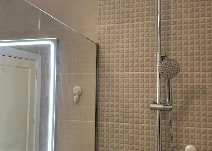 Lovely Casa Felicidad, Swimming Pool, Wifi X Private Garden بيت للعطل *