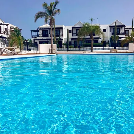 Lovely Casa Felicidad, Swimming Pool, Wifi X Private Garden 別荘 *