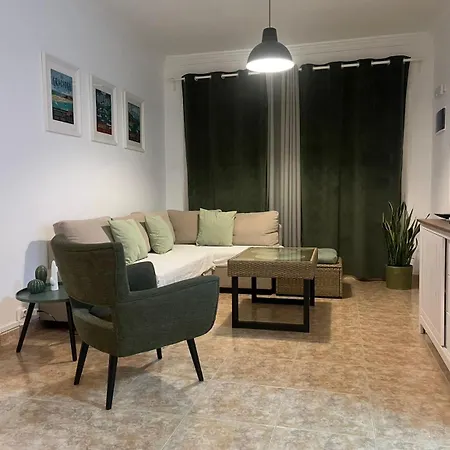 Lovely Casa Felicidad, Swimming Pool, Wifi X Private Garden Playa Blanca